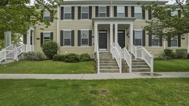 Building Photo - 4 Bedroom Townhome in Daybreak!!