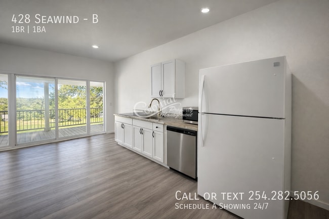 Photo - 428 Seawind-B