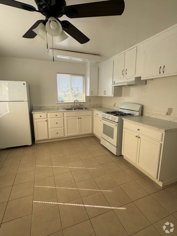 Building Photo - 205 Smalley Ave Rental