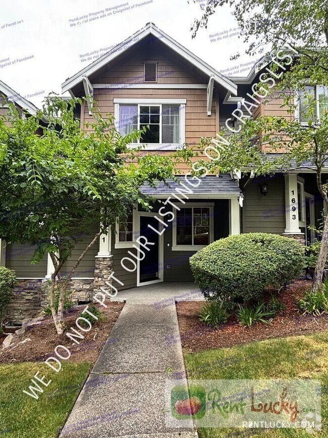 Building Photo - 1691 NE Juneberry St Rental