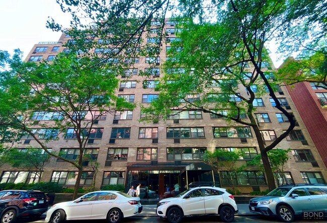 Building Photo - 340 E 74th St Unit 2j Rental