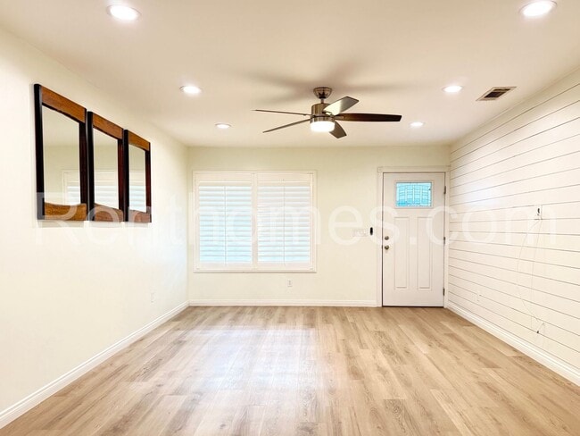 13710 Utopia Rd