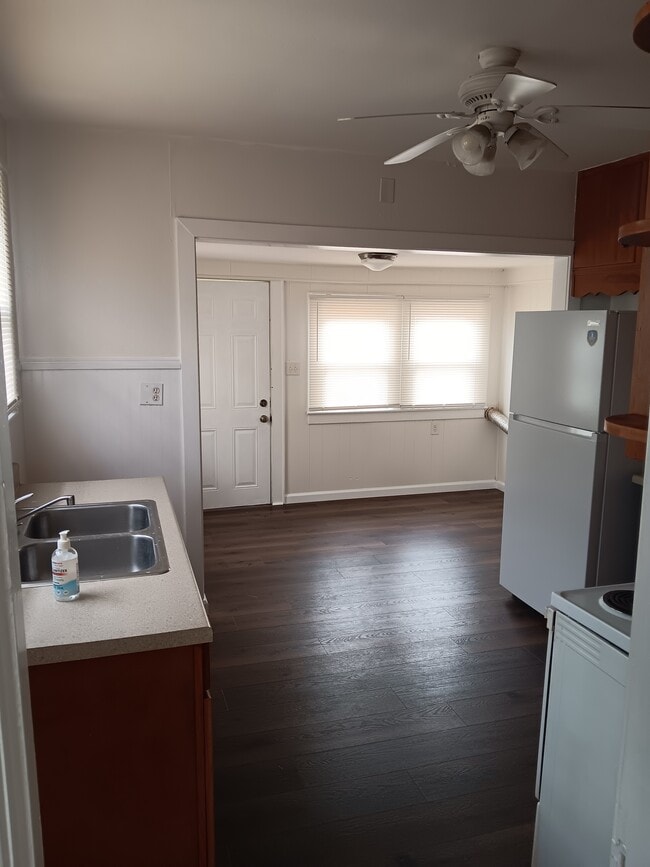 Cocina - 1747 Monroe Ave