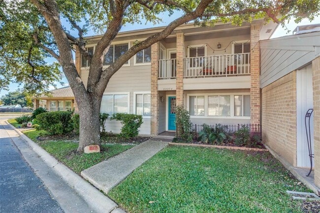 Building Photo - 11127 Pinehurst Dr Unit C