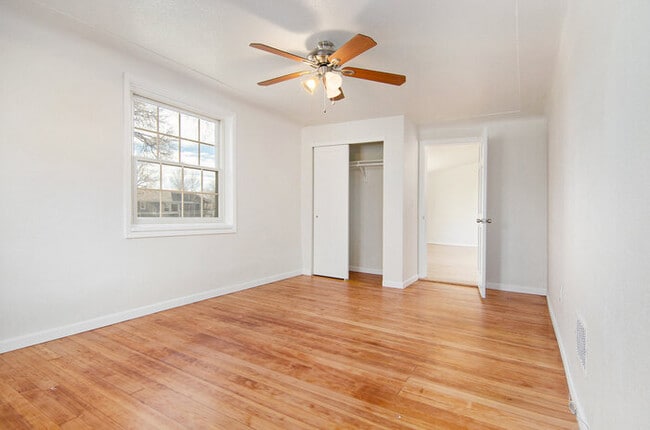 Photo - 105 S Kendall St