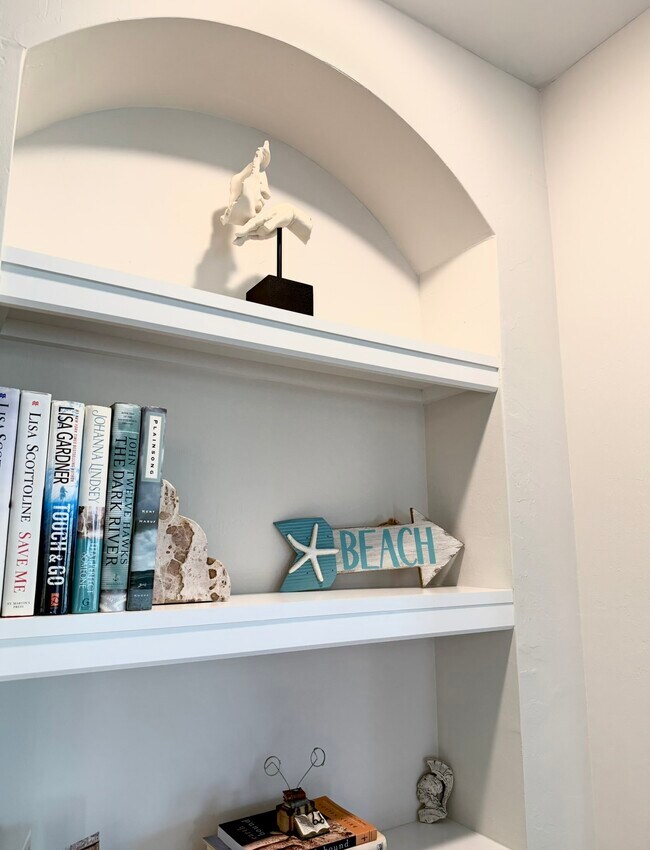 Photo - 15319 Lucerna St