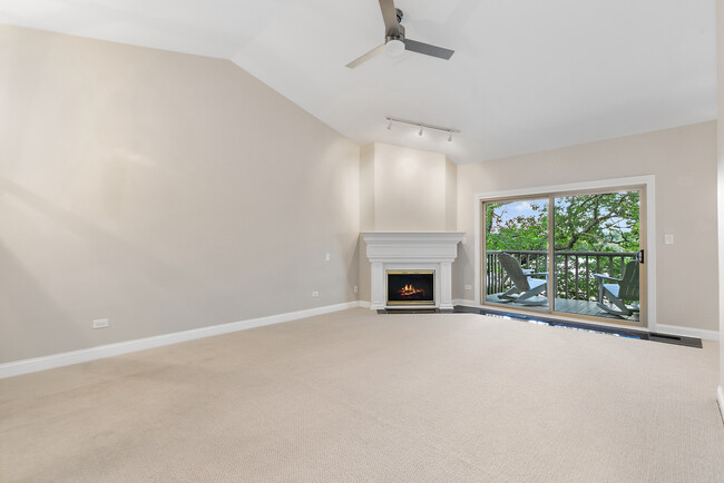 25 N Shoreline Rd