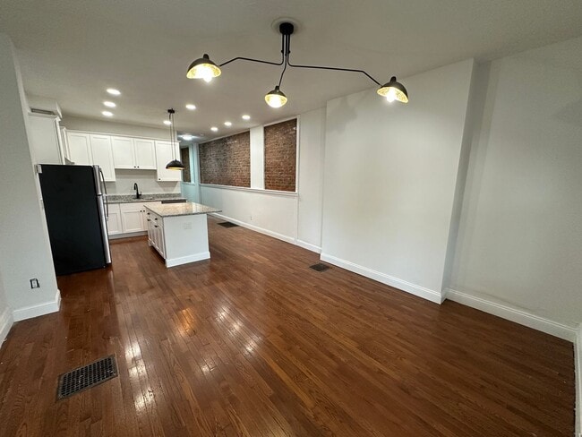 Photo - 1616-1618 Summit St Unit 1618