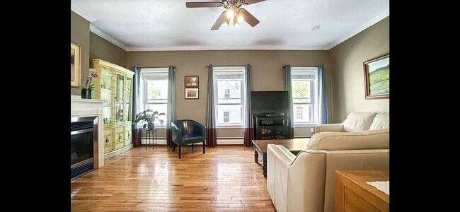 Photo - 104 Elm St Unidad 2