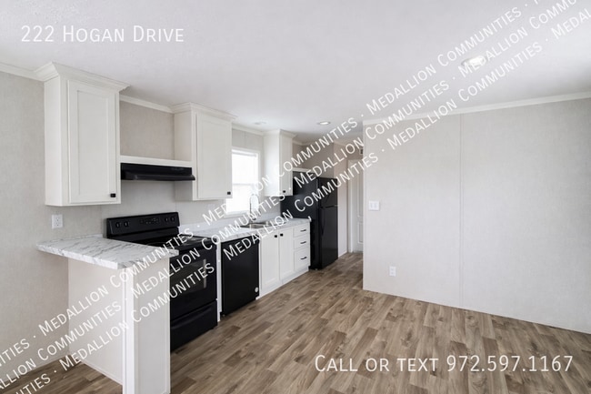 Photo - 222 Hogan Dr