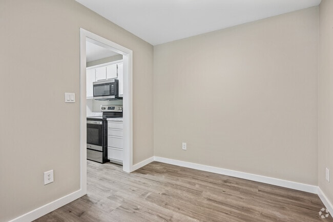 1BR, 1.5BA Loft - 750SF - Morgen Dining Room - West End Lofts