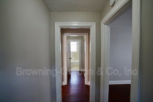 Photo - 2106 Eastwood Ave