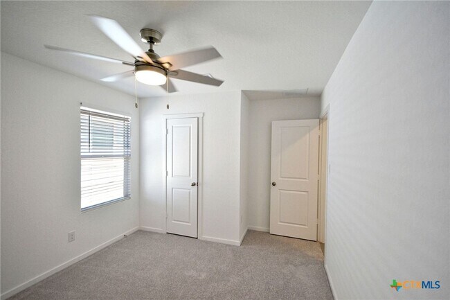 Photo - 3729 Axis Hl St