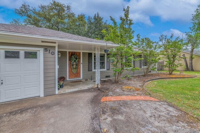 Photo - AVAILABLE NOW--- 3 Bed, 1.5 Bath in Eastgate