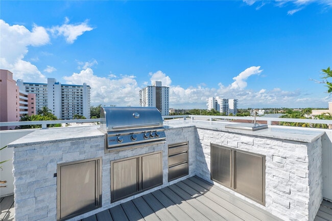 Photo - 3270 NE 15th St