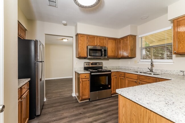 Photo - 7307 Park W Dr