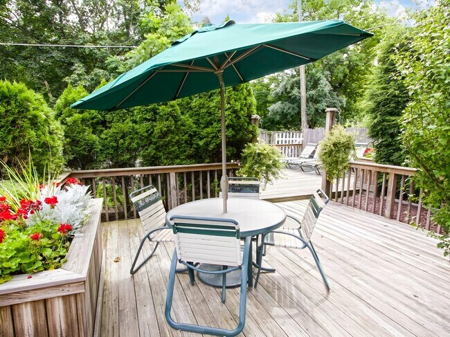 Photo - Menands Gardens