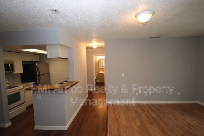 Photo - 1810 E 143rd Ave Unit Apt 3