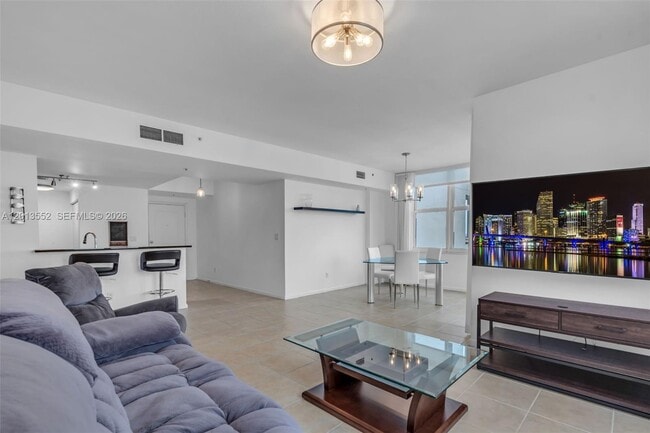 Photo - 511 SE 5 Ave Unidad 1714