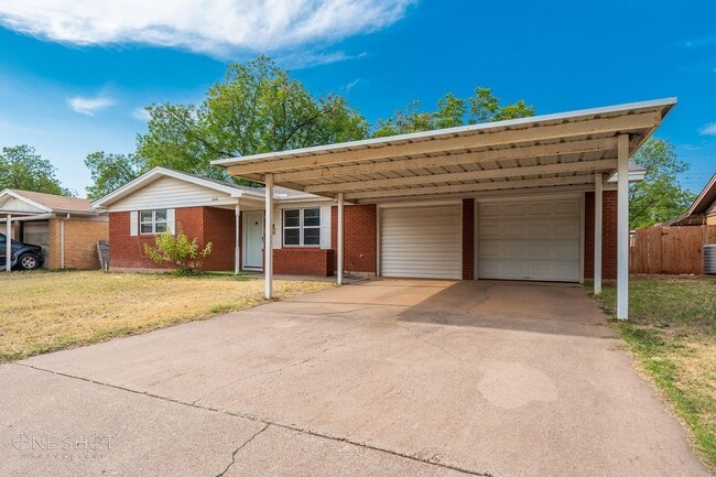 Photo - 3749 N 10th St