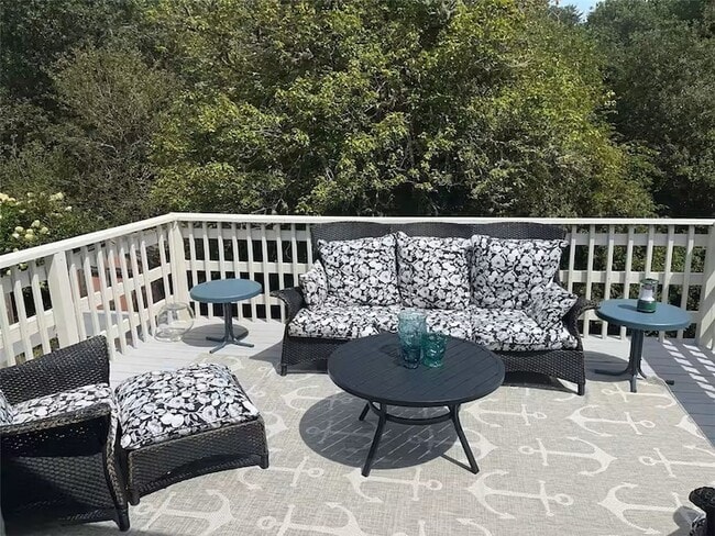 Photo - 16 Pleasant View Dr