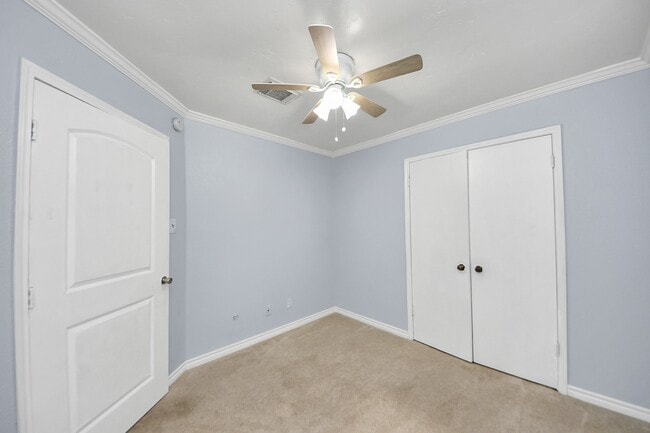 Building Photo - 6535 Trimstone Dr Rental