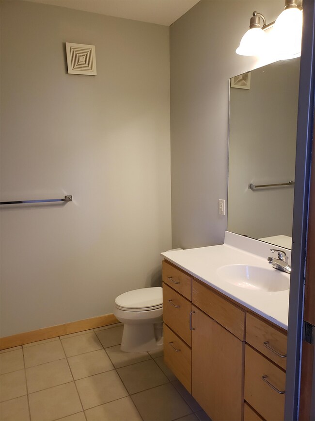 Photo - 2600 University Ave SE