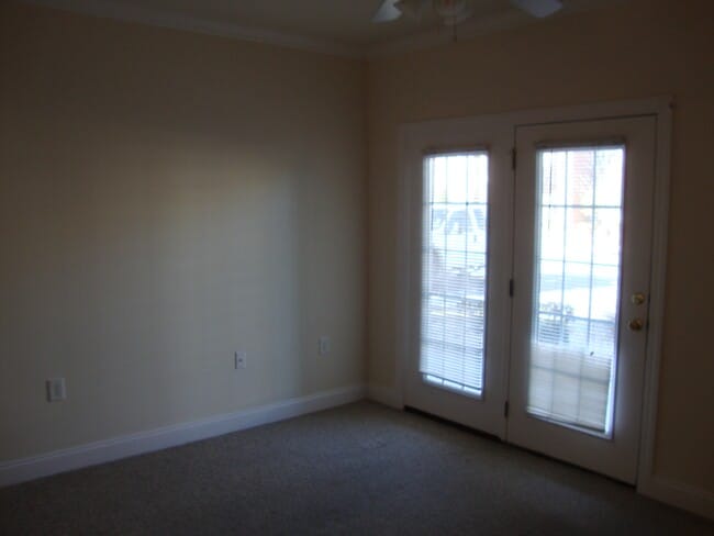 Photo - 2065 Silvercrest Dr