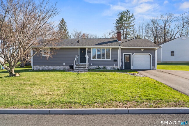 Photo - 77 Basswood Dr