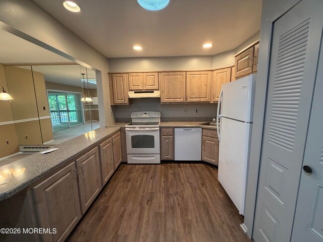Building Photo - 10 Lexington Ct Unit D