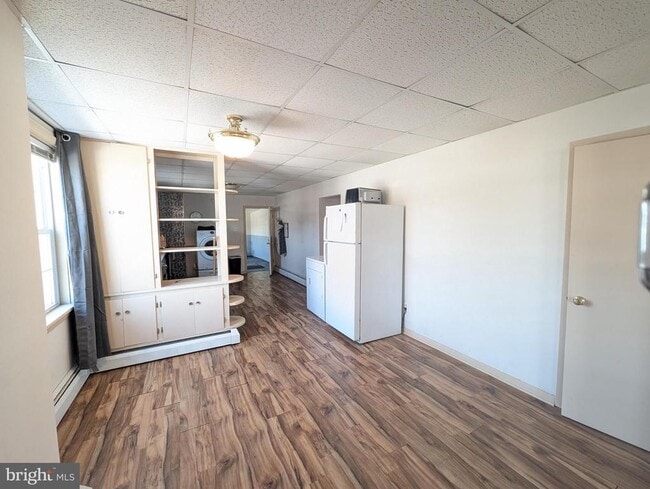 Photo - 213 Lincoln Way W