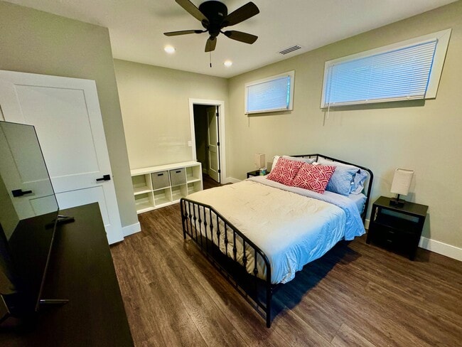 Photo - 2610 S Bryan St