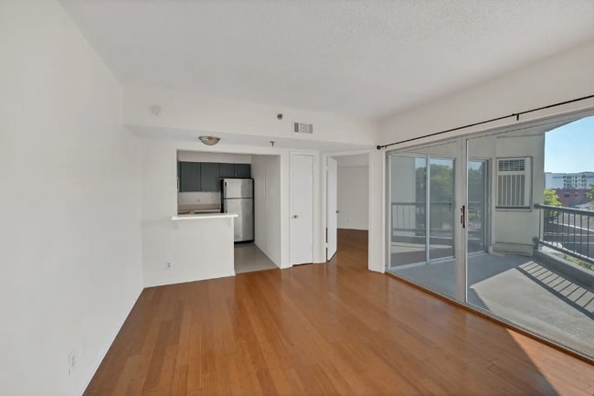 Photo - 900 19th Ave S Unit 706