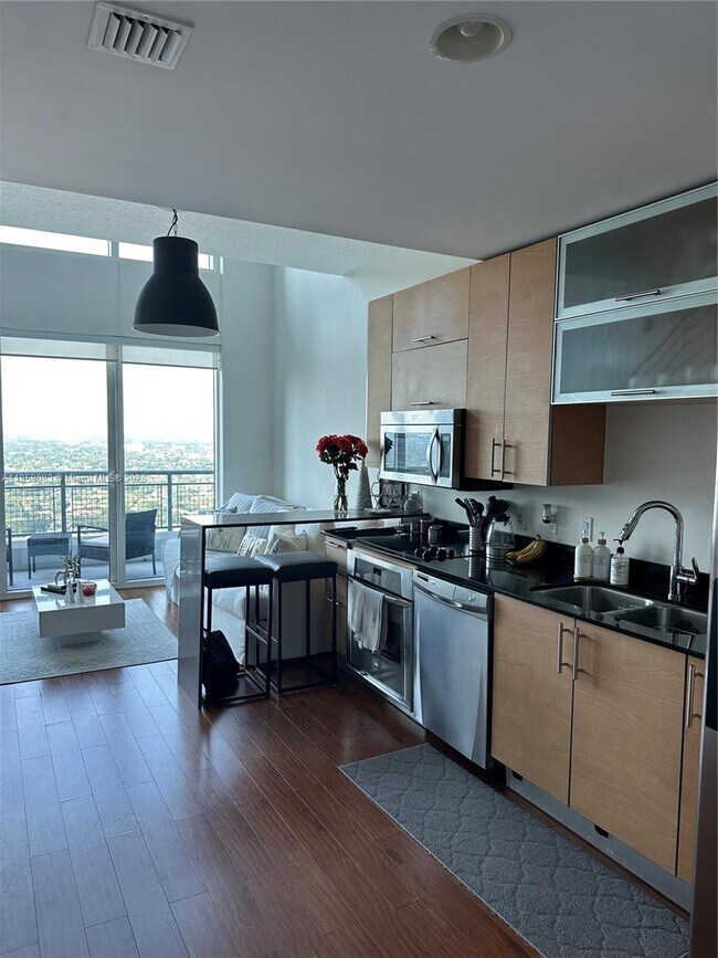 Photo - 60 SW 13th St Unidad 3207