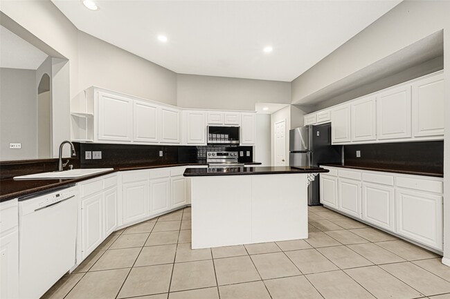 Photo - 10323 Emerald Pine Dr