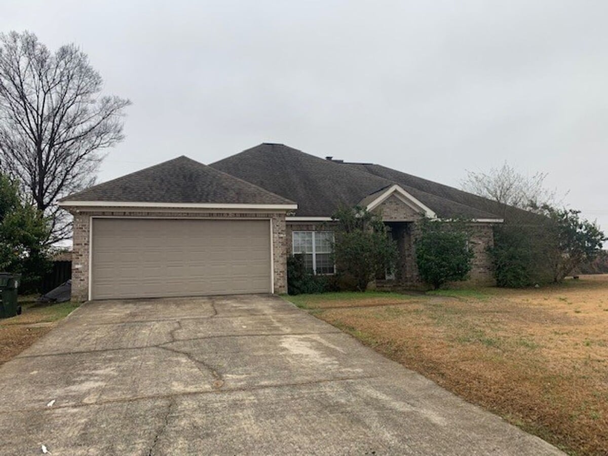 Nice 3 Bed 3 Bath House! Available August 2026! - Nice 3 Bed 3 Bath House! Available August 2026!