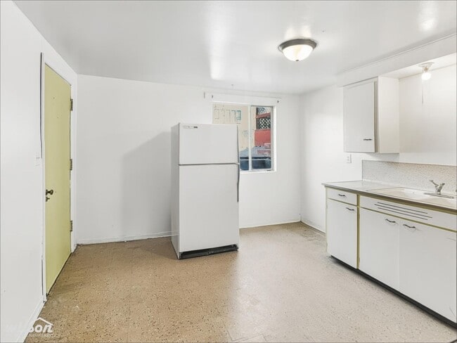 904 S 48th Ave Unit Lower
