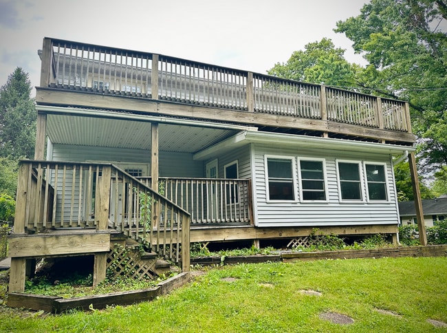 Photo - 1119 W 8th St