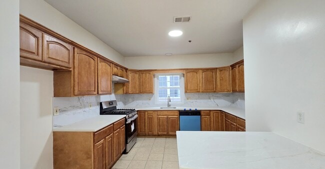 Photo - 157 Manchester Pl Unidad Fl 2