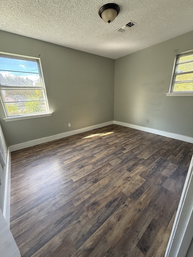 Photo - 133 Center St