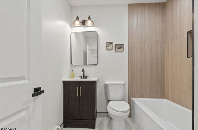 Photo - 180 N 12th St Unidad 1