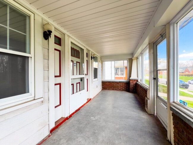 Photo - 464 Shasta Dr