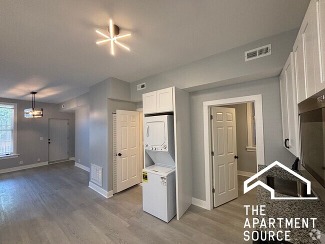Building Photo - 1333 W Walton St Unit 1R Rental