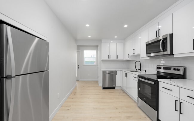 Photo - 3408-3412 Northwest, 3 Beds, 2.5 Bath & 4 ...