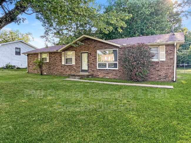 Photo - 320 Mockingbird Ln House
