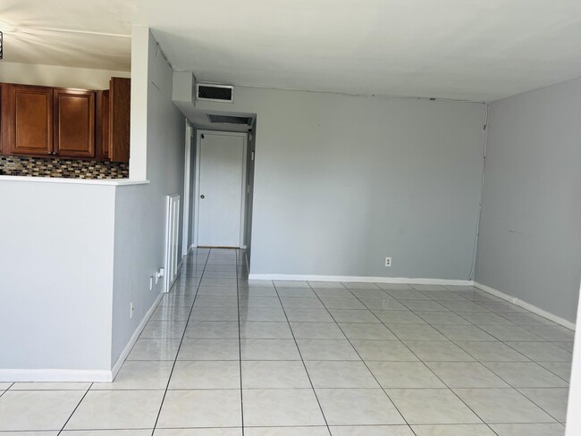 Photo - 151 Brighton Dr Unit D