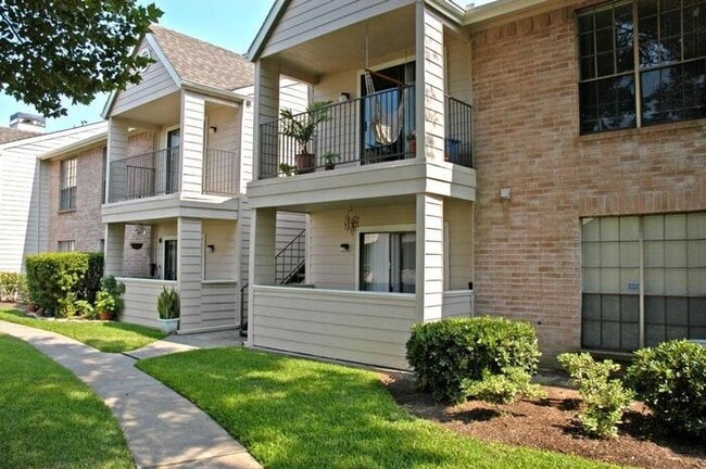 Photo - 11000 Crescent Moon Dr Unit b1