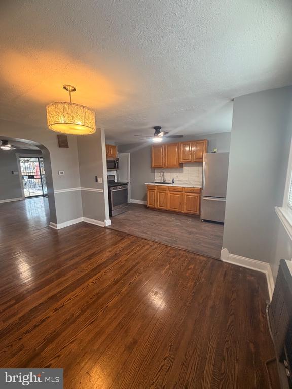 Photo - 7420 Ruskin Rd