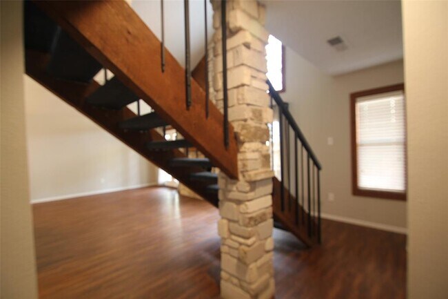 Photo - 1712 Cinnamon Path