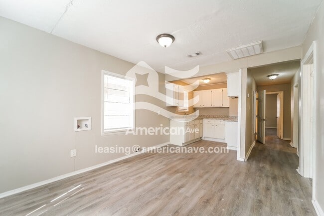 Photo - 227 Roosevelt St